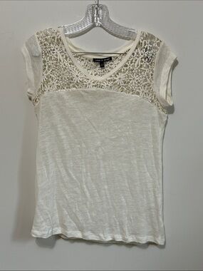 Cable & Gauge Cream Short Sleeve Tee with Crochet Lace Yoke